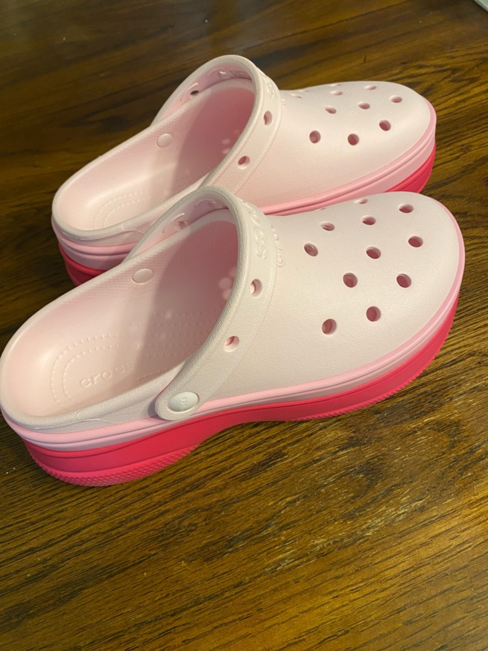 CROCS Classic Clog Mule in Light Pink with Hot Pink Sole - Picture 6 of 10